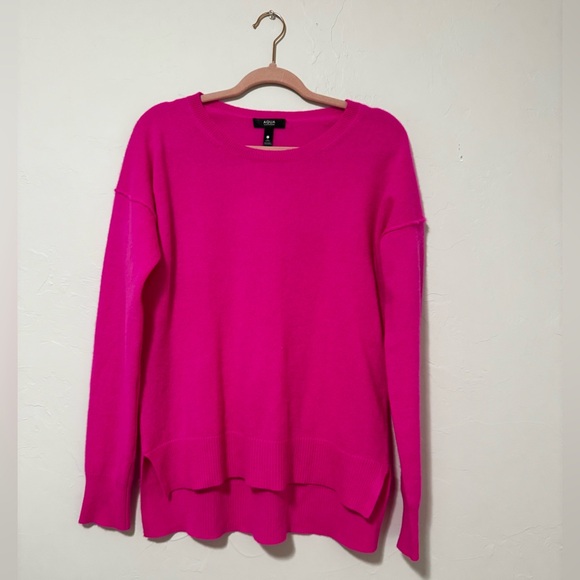 Aqua Sweaters - Aqua Cashmere Hot pink crewneck sweater size large high quality 100% cashmere